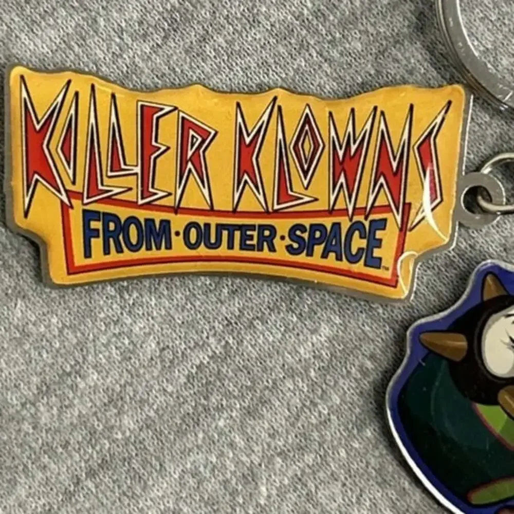 NEW Killer Klowns from Outer Space Spencer's Halloween Metal Keychain~FREE SHIP!